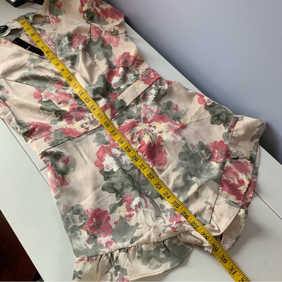 Bebe Floral V-Neck Ruffled Shorts Silky Romper - Picture 14 of 16